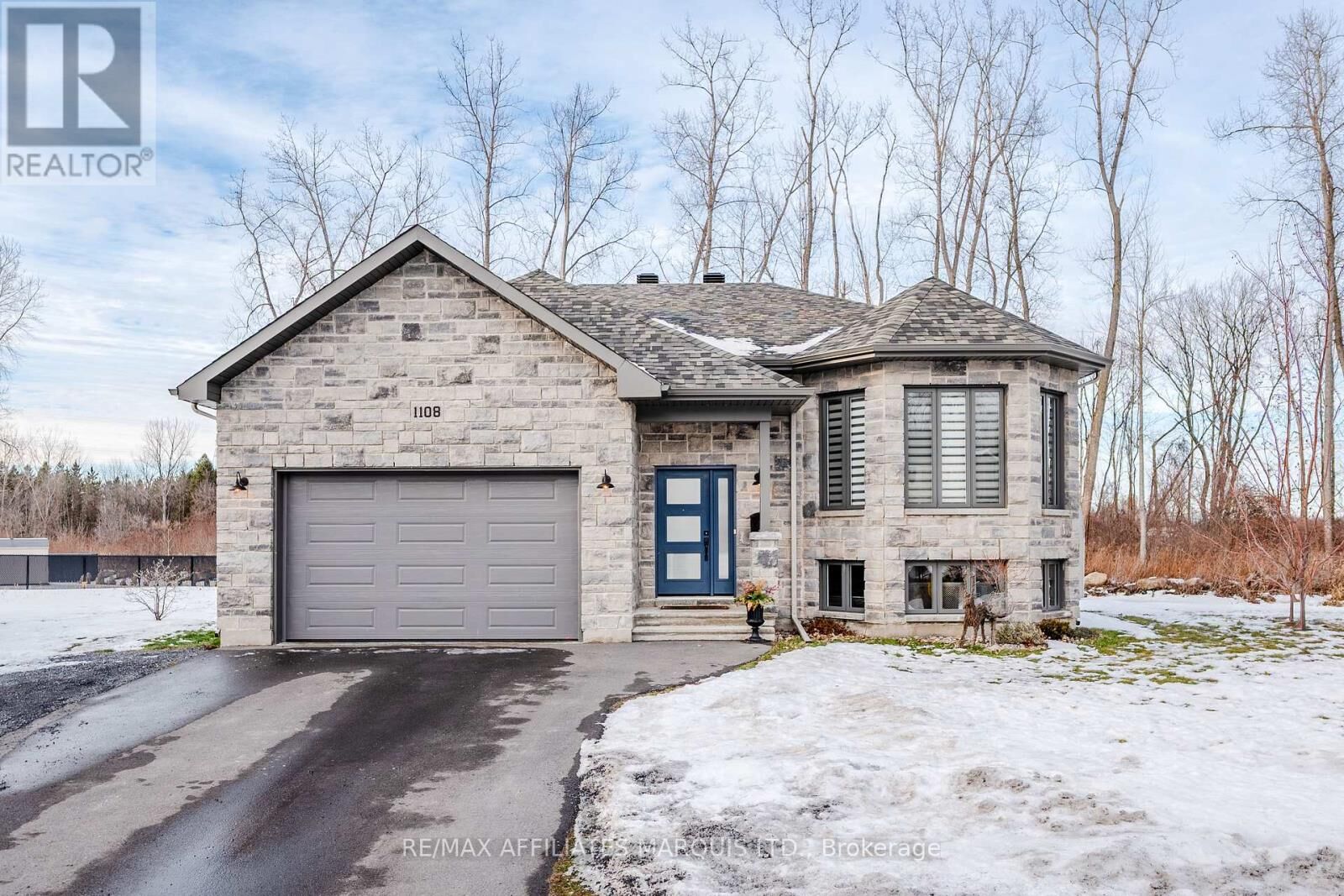 Property Photo:  1108 Nicolas Crescent  ON K6J 0C1 