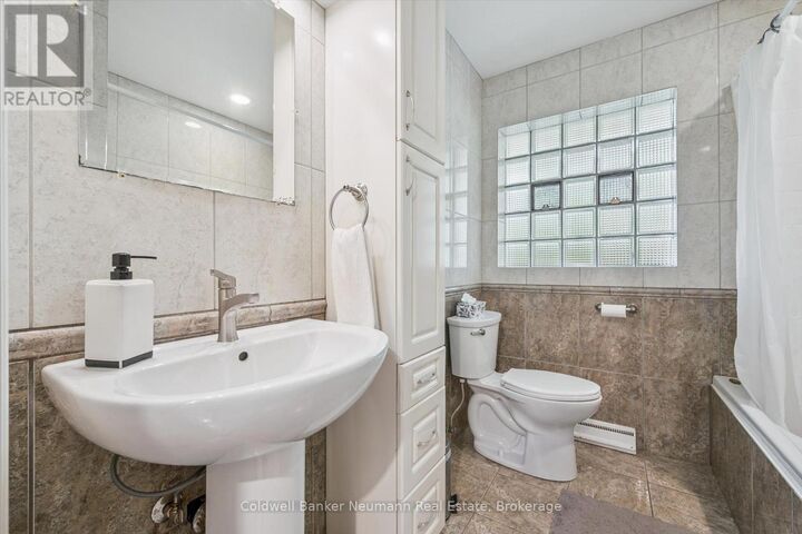 Property Photo:  36 Harcourt Drive  ON N1G 1J6 