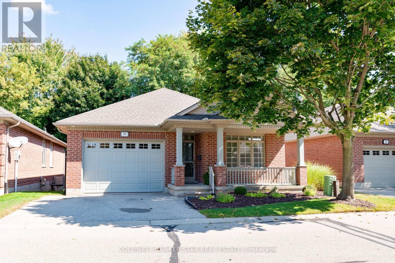 Photo de la propriété:  19 Augusta Crescent 17  ON N5R 6J7 