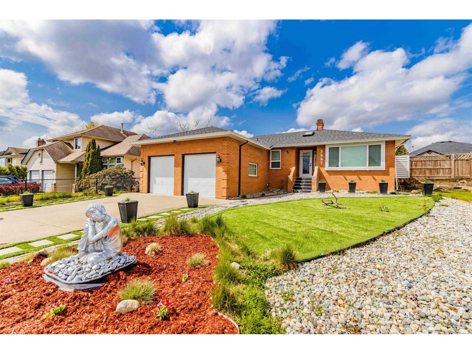 Property Photo:  3097 Goldfinch Street  BC V2T 5J4 