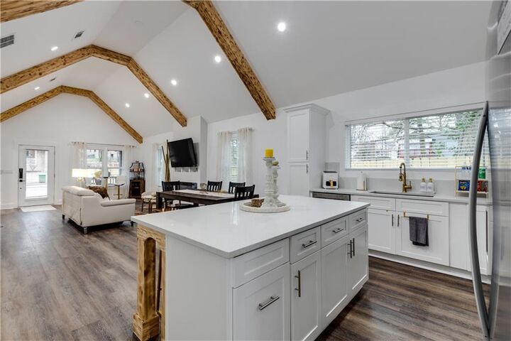 Property Photo:  551 Woodrow Avenue  GA 30354 