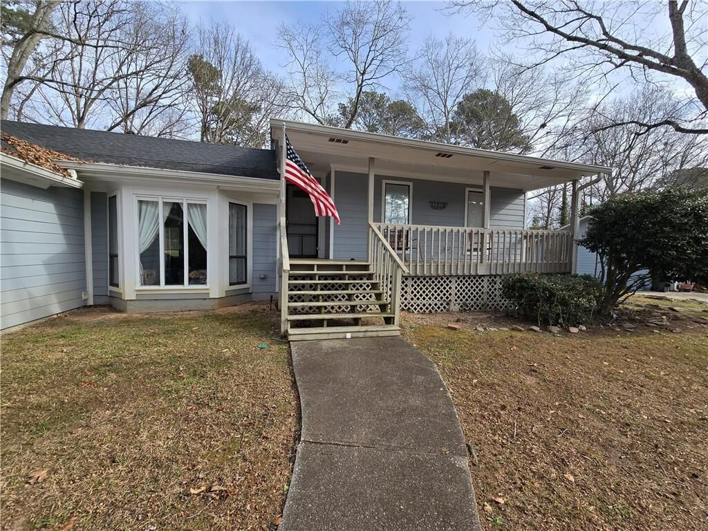 Property Photo: 4132 Summer Place GA 30039
