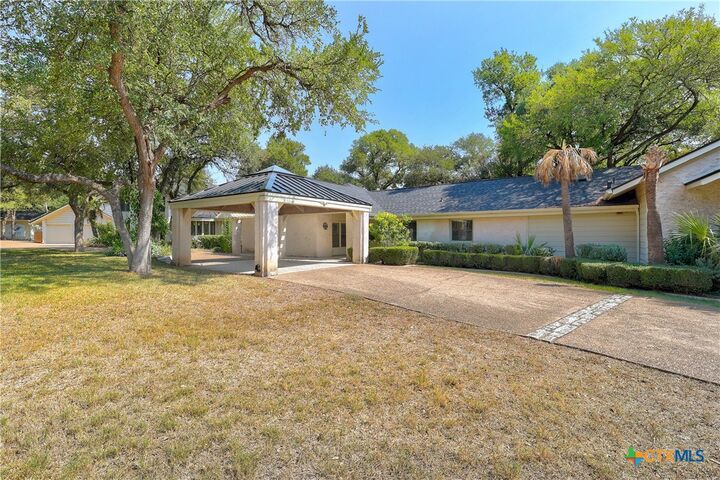 Property Photo:  113 Serenada Drive  TX 78628 