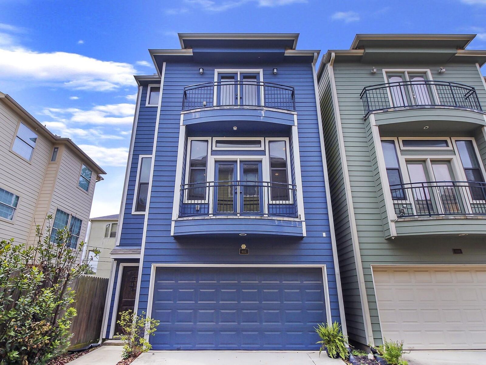 Property Photo:  612 W 27th Street  TX 77008 