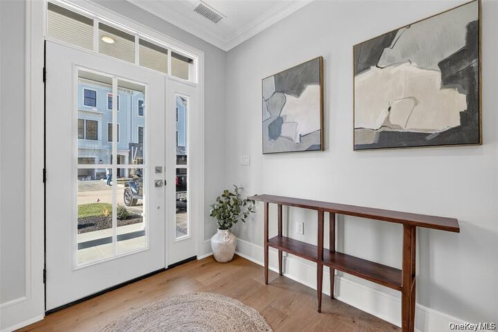 Property Photo:  1820 Soundview Court  NY 10598 