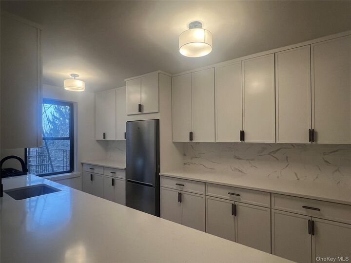 Property Photo: 445 W 240th Street 2F NY 10463