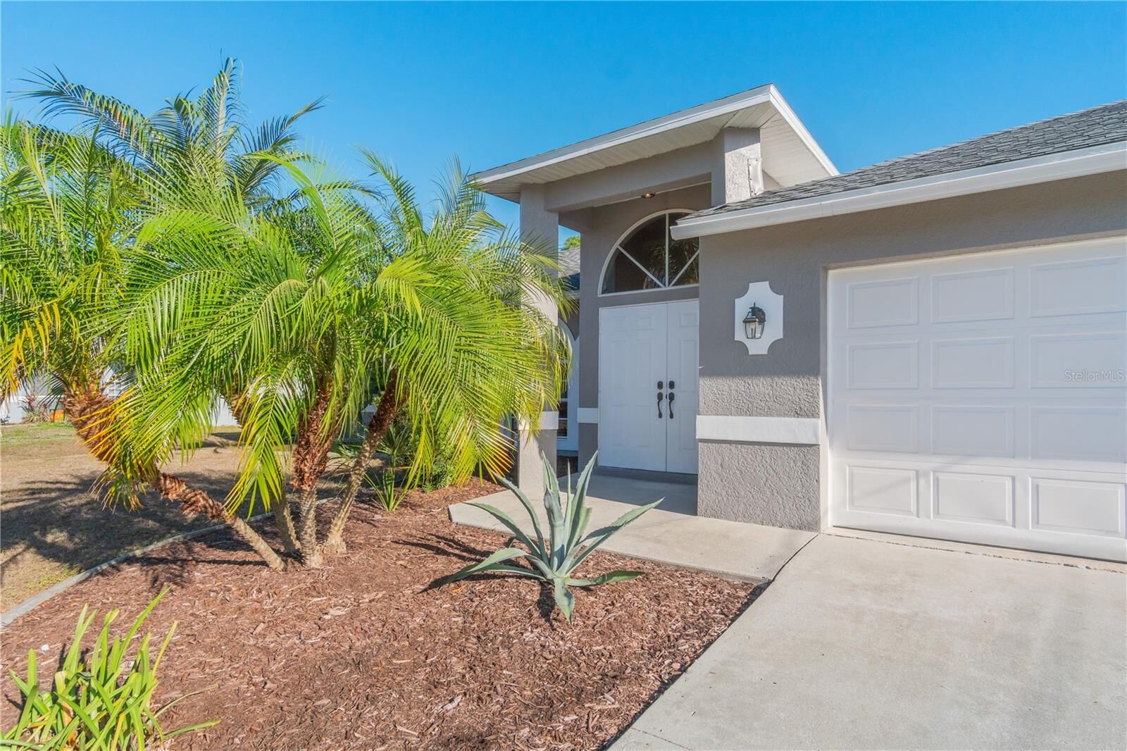 Property Photo:  2206 Mistleto Lane  FL 34286 