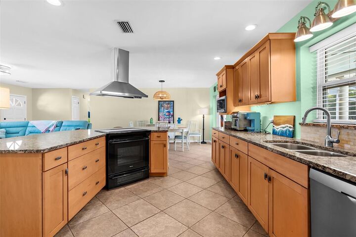 Property Photo:  201 Cavallini Drive  FL 34275 