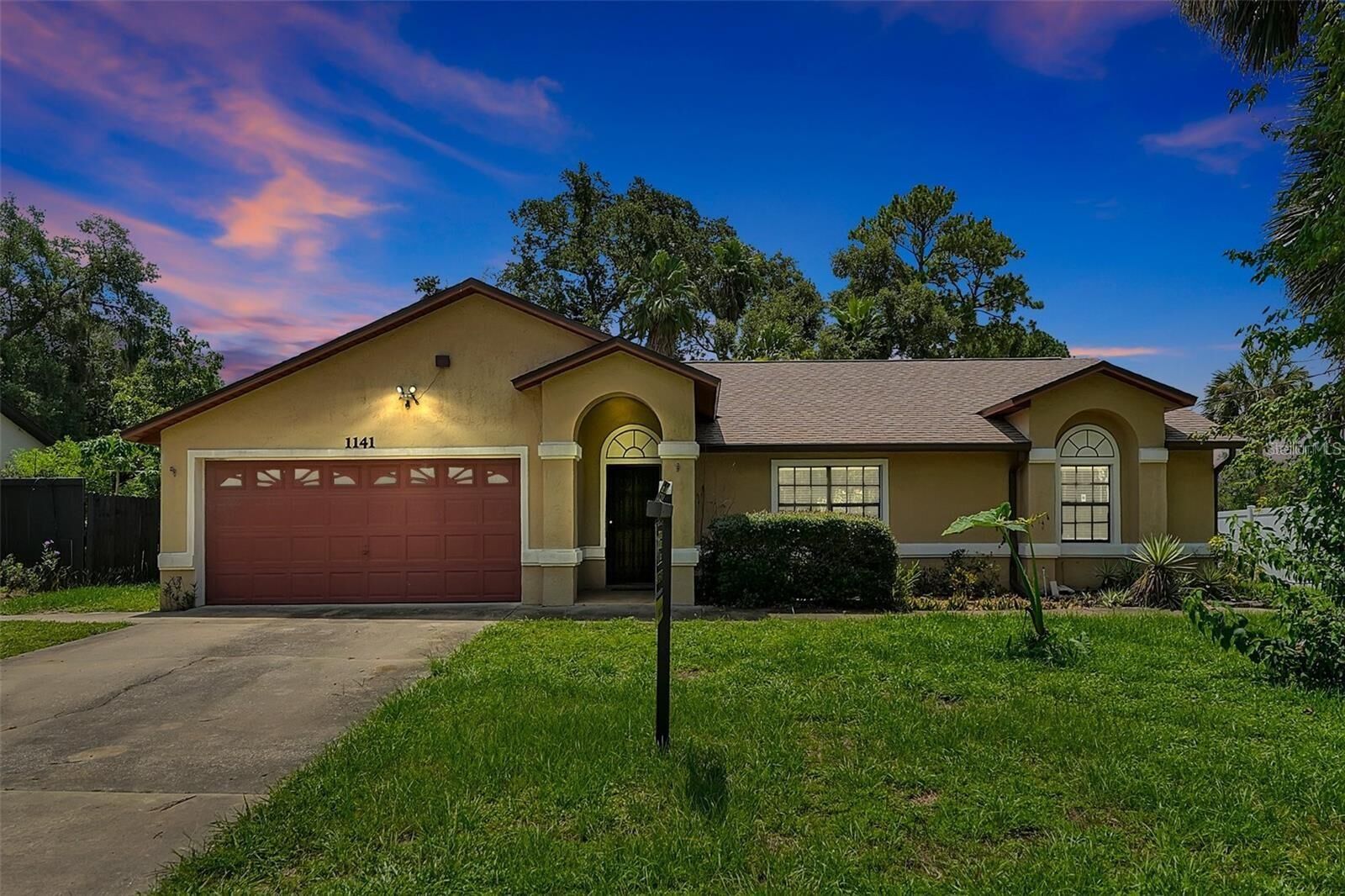 Property Photo:  1141 Doyle Road  FL 32725 