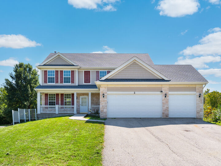 Property Photo:  2 Ava Court  IL 60440 