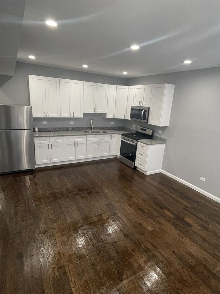 Property Photo: 2731 S Whipple Street IL 60623