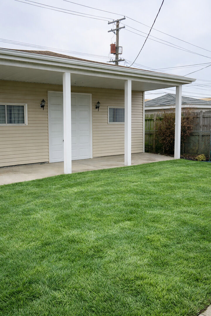 Property Photo:  12726 S Justine Street  IL 60827 