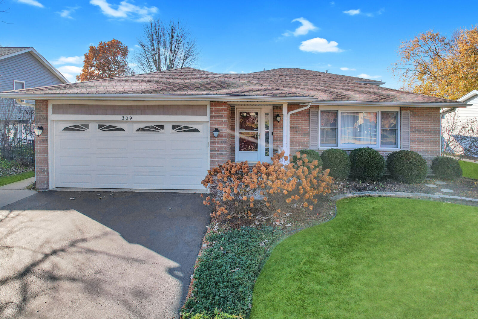 Property Photo:  309 Vista Drive  IL 60490 