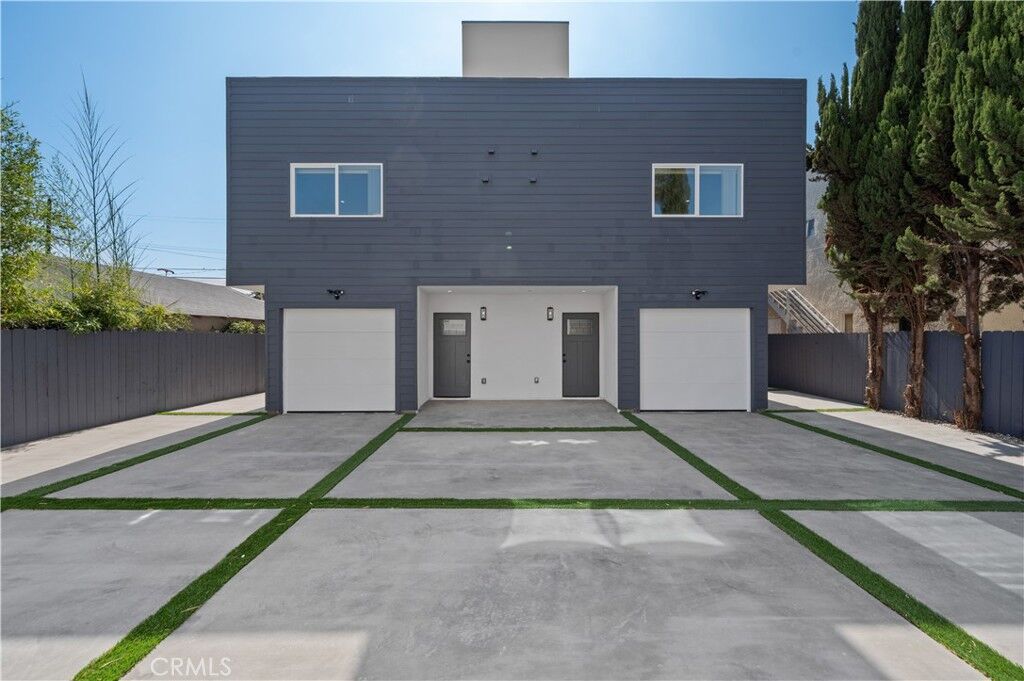 Property Photo:  2935 West Boulevard  CA 90016 