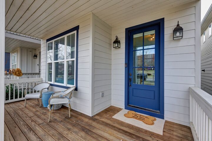 Property Photo:  609B 49th Ave N  TN 37209 