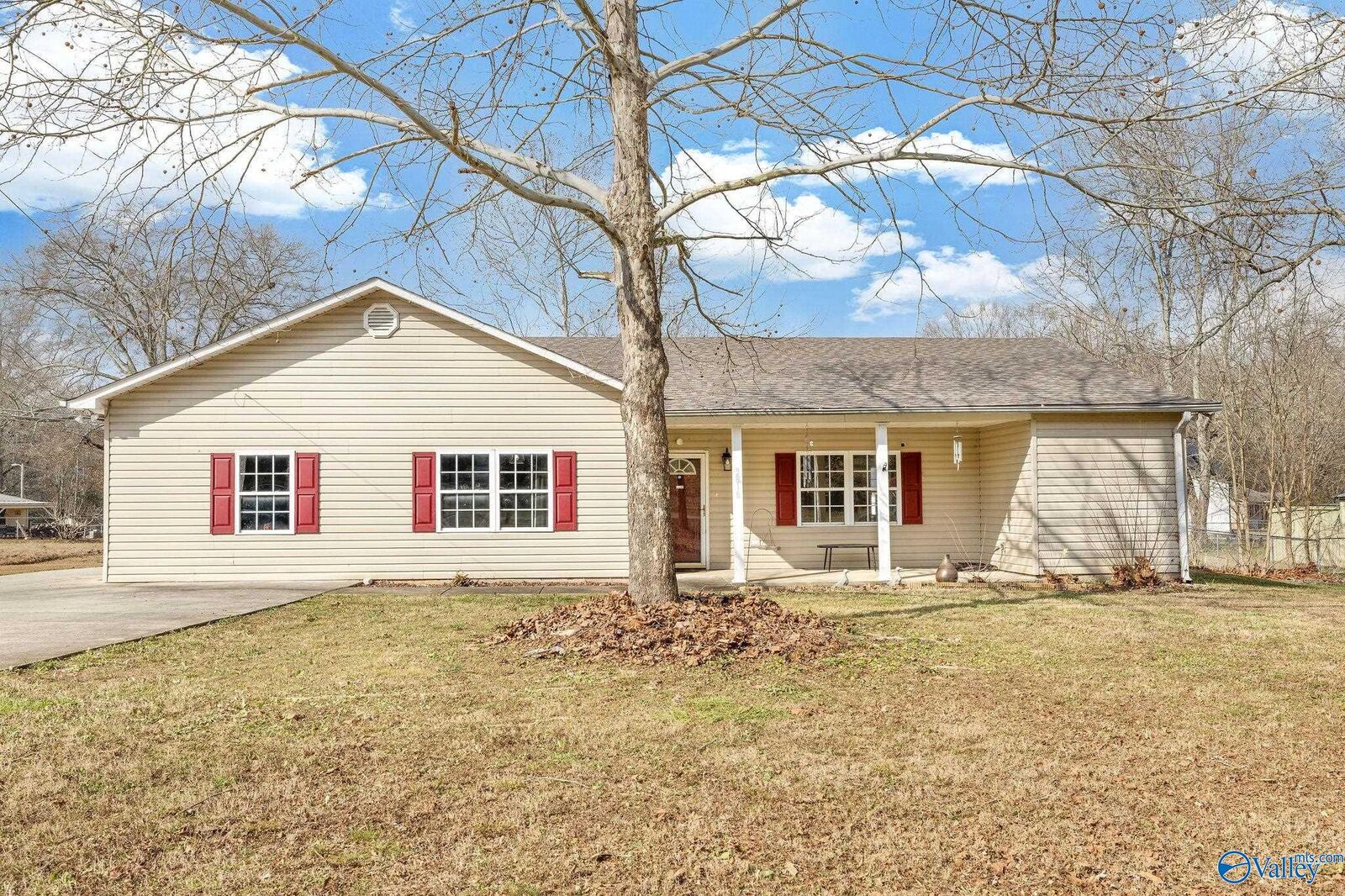 Property Photo:  3816 Browns Valley Road  AL 35976 