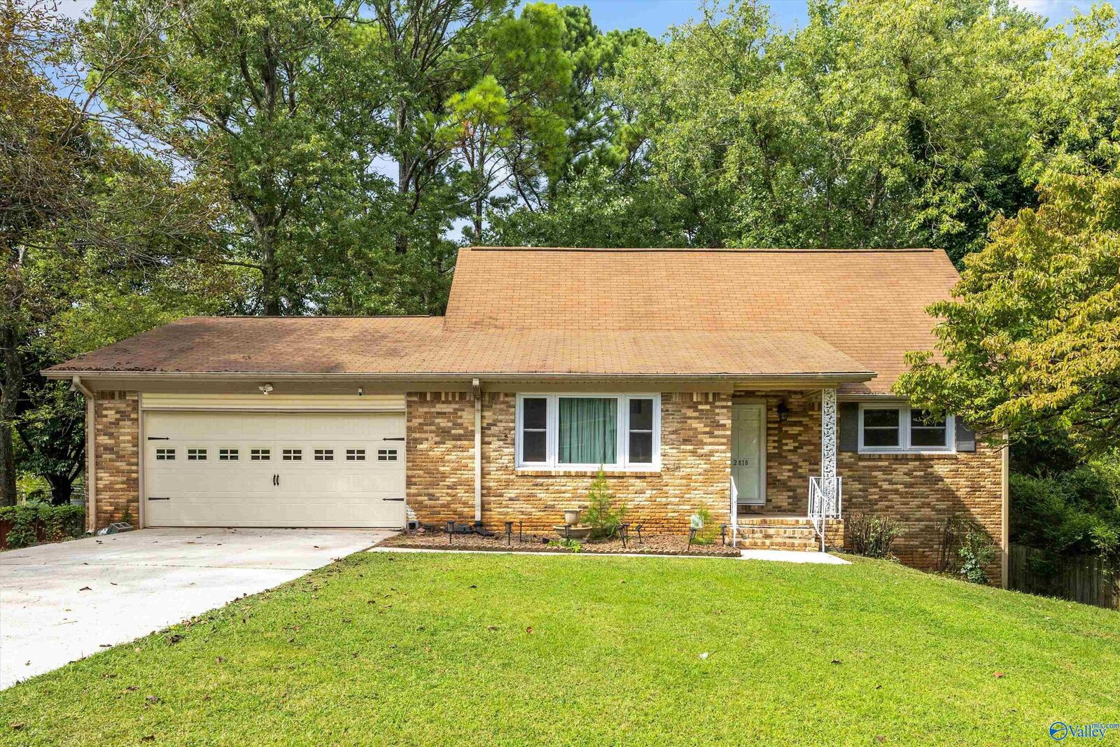 Property Photo:  2818 NW Brett Road  AL 35810 