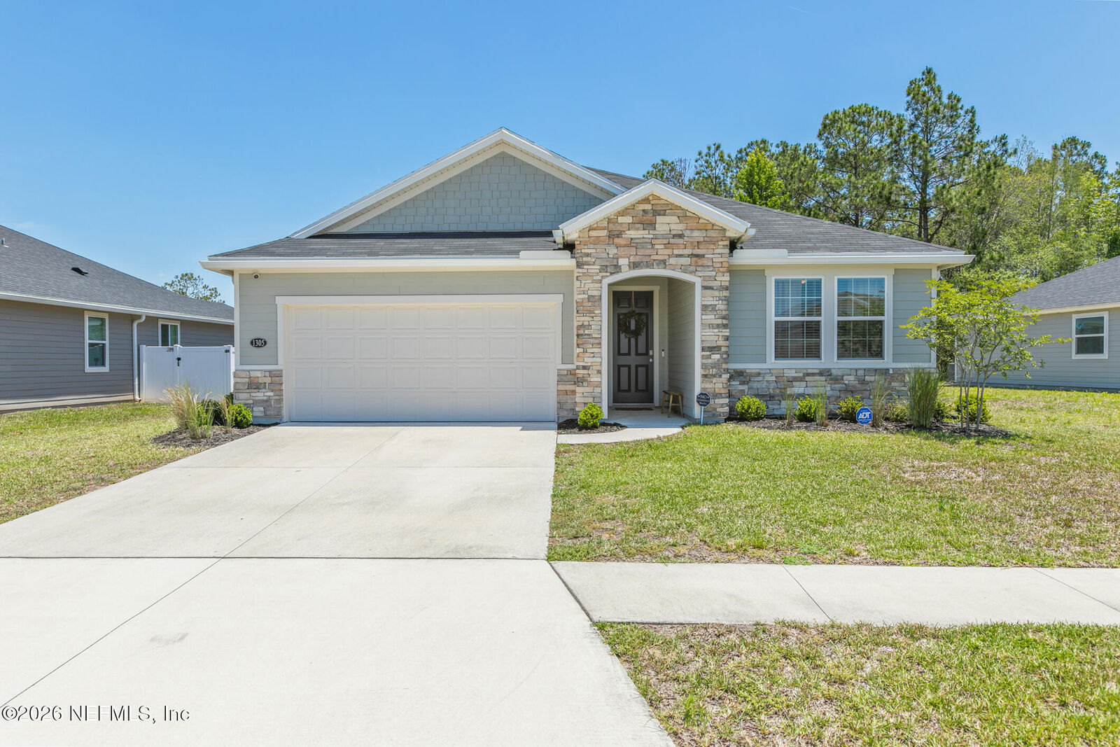 Property Photo:  1305 Panther Lake Parkway  FL 32221 