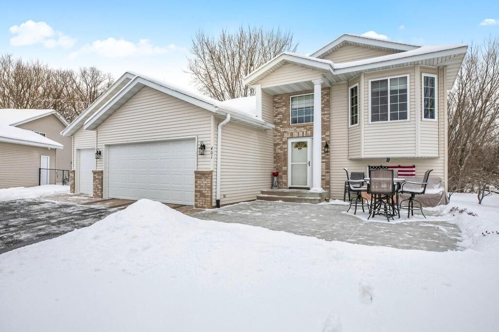 Property Photo:  401 Cedarwood Court  MN 56387 