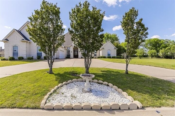 Property Photo:  1009 Place Louie  TX 75115 