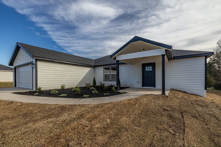 Property Photo: 326 Madison 8965 AR 72740