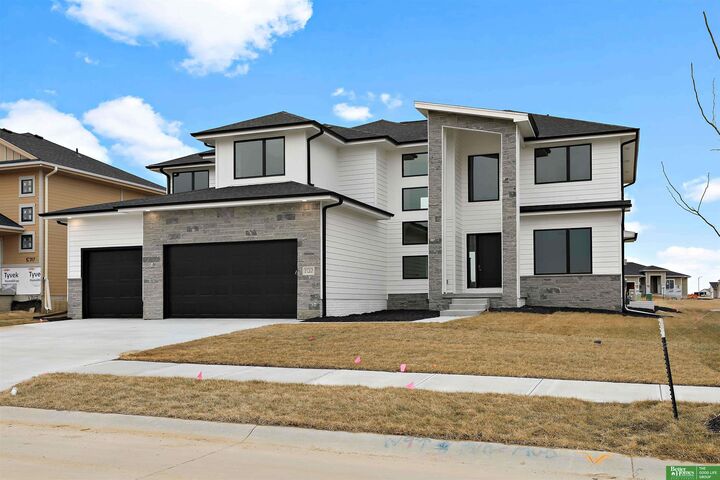 Property Photo:  5713 N 198th Street  NE 68022 