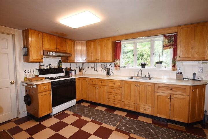 Property Photo:  696 Summer  MA 02370 