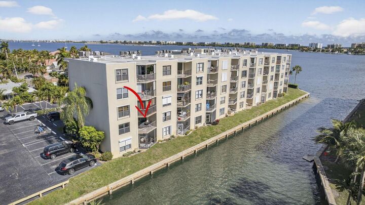 Property Photo:  896 N Federal Highway 225  FL 33462 