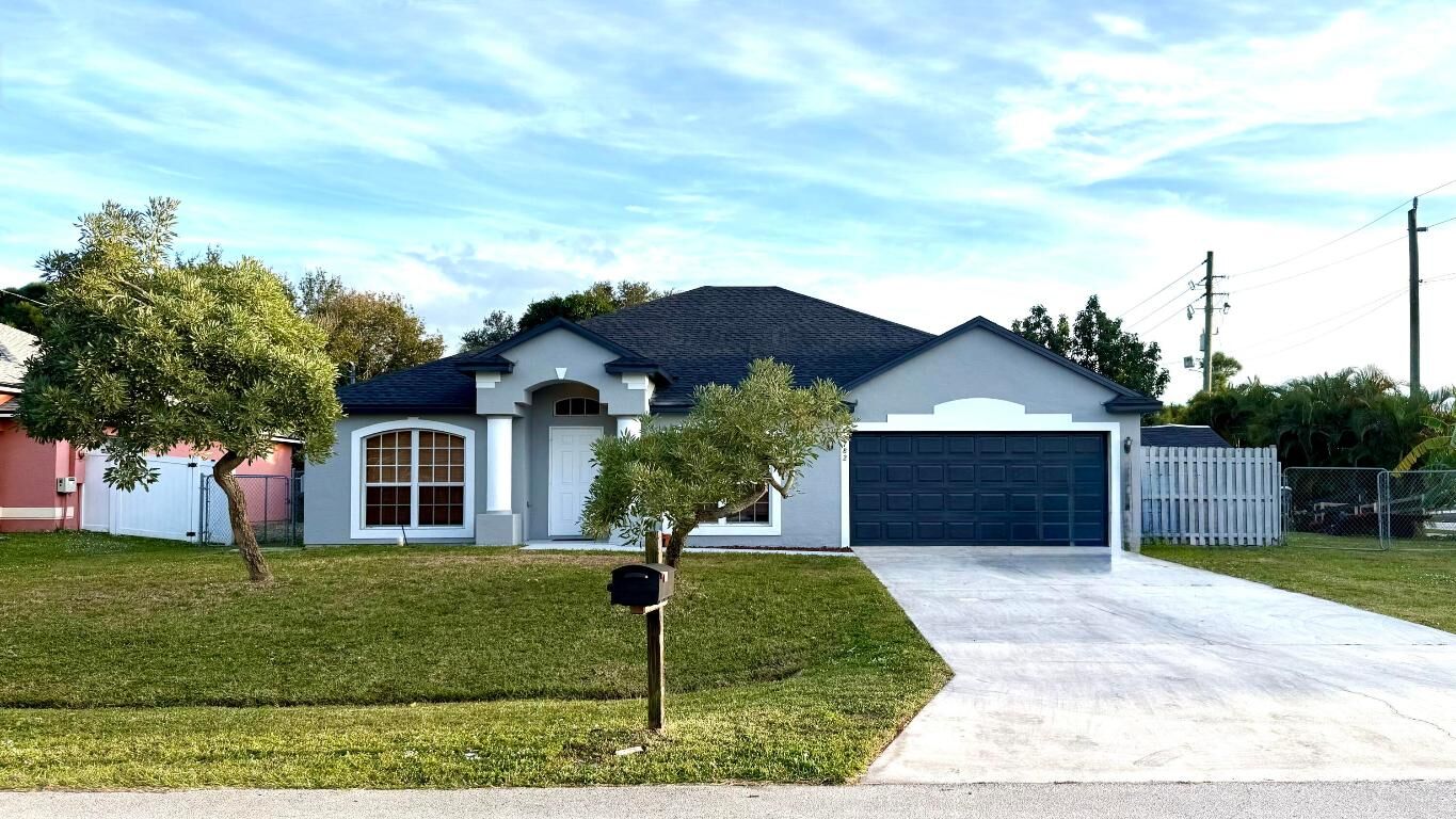 Property Photo:  782 SW Amber Terrace  FL 34953 