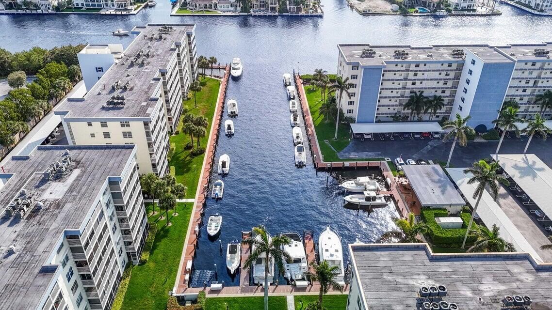 Property Photo:  1 Harbourside Drive 1106  FL 33483 