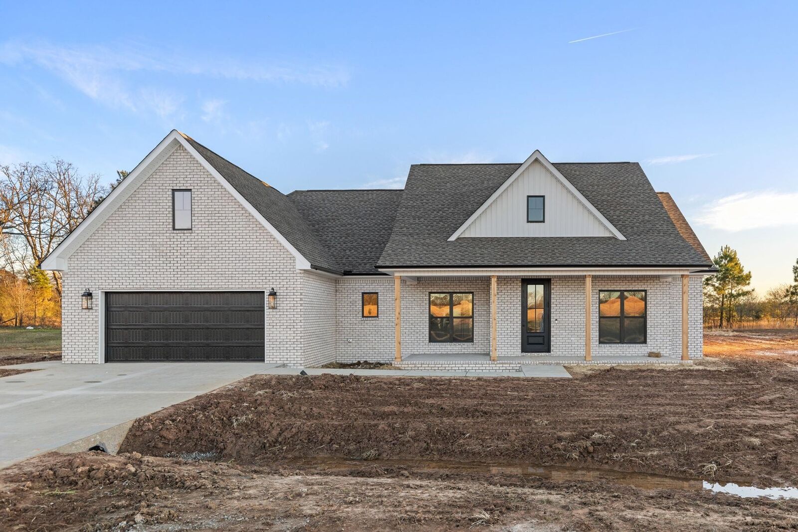 Property Photo:  300 Spry Way  AL 35645 - KILLEN 