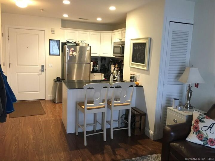 Property Photo:  947 Hope Street 402  CT 06907 