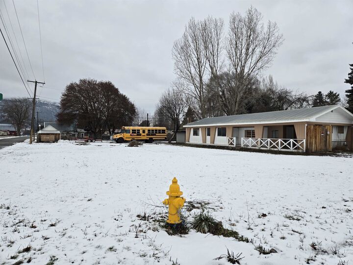 Property Photo:  308 S Victoria St  WA 99109 