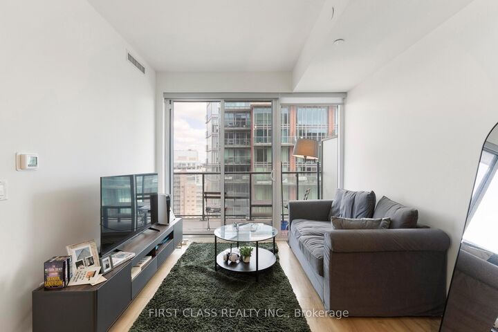 Property Photo: 135 East Liberty Street 2606 ON M6K 0G7
