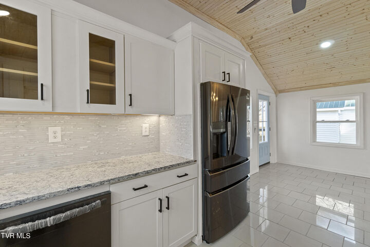 Property Photo:  152 Hemlock Street  TN 37645 