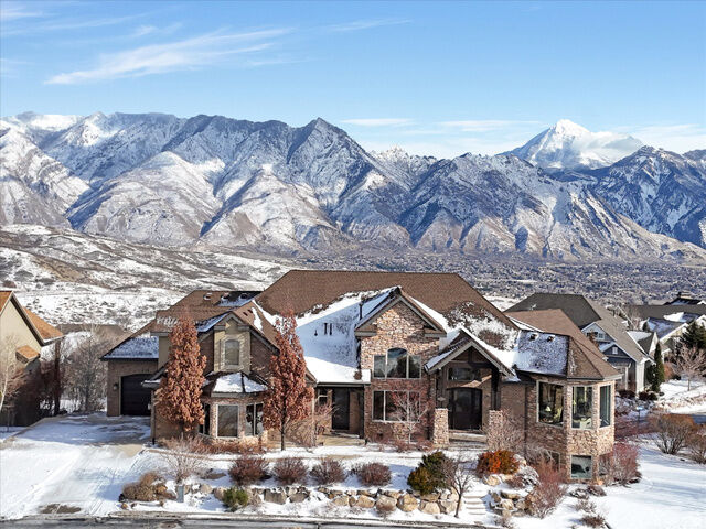 Property Photo: 15579 S Mercer Ct UT 84020