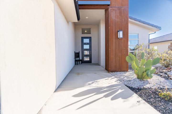 Property Photo:  3158 E Fuchsia Dr  UT 84790 