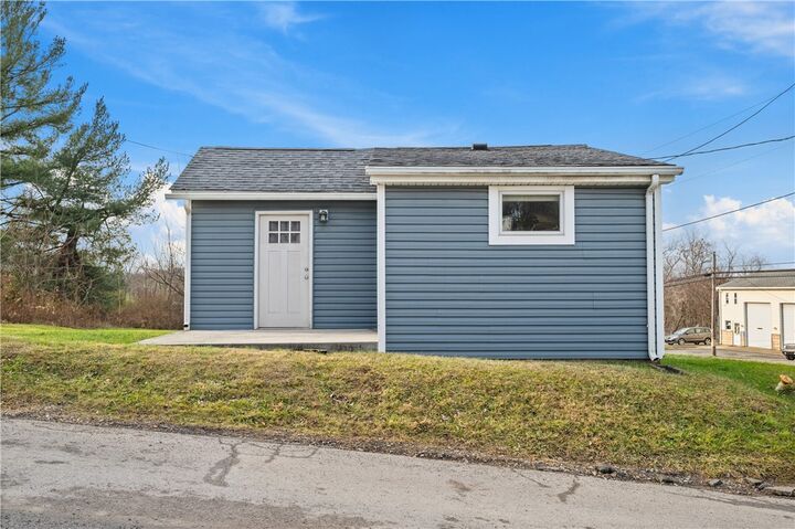 Property Photo:  28 McKinistry Hill Rd  PA 15613 