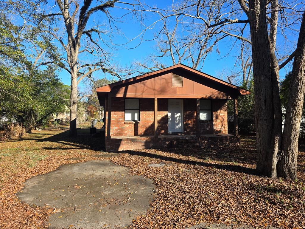 Property Photo:  180 Lincoln Place  GA 31730 