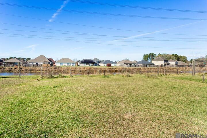 Property Photo:  23907 Southpark Ln  LA 70726 