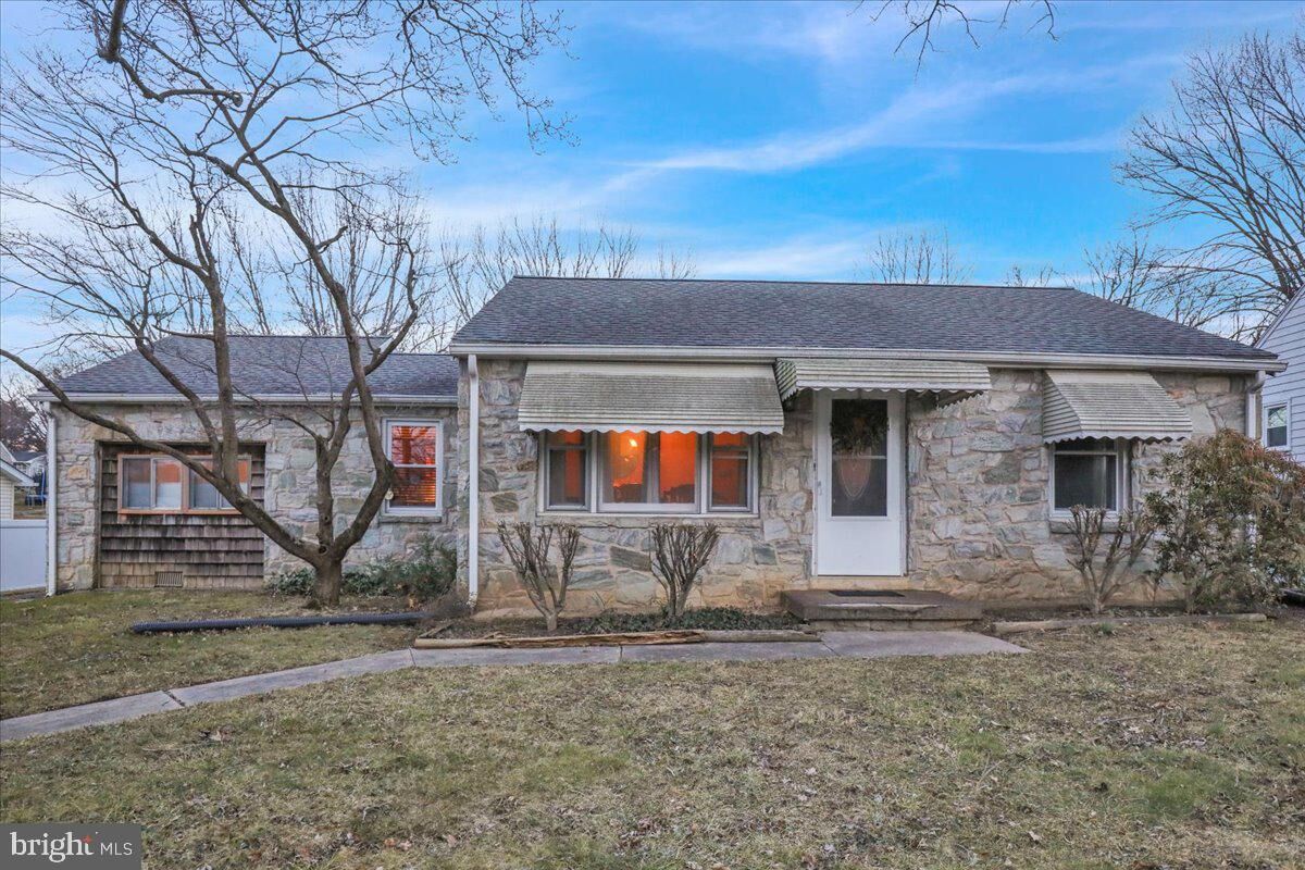 Property Photo:  329 Dahlia Road  PA 17602 