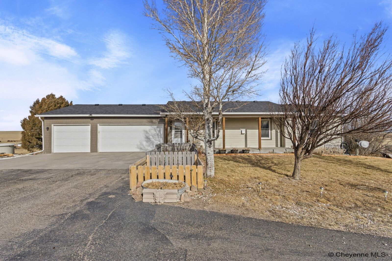 Property Photo:  2230 Hummingbird Trl  WY 82009 