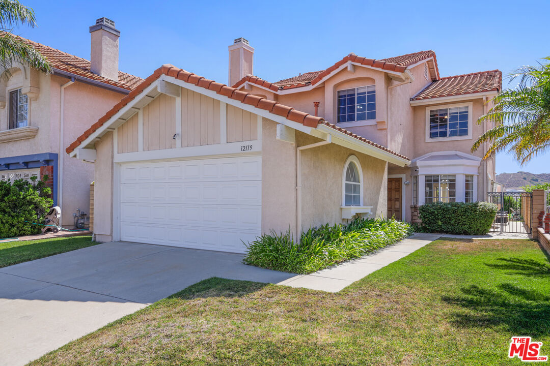 Property Photo:  12119 Falcon Crest Way  CA 91326 