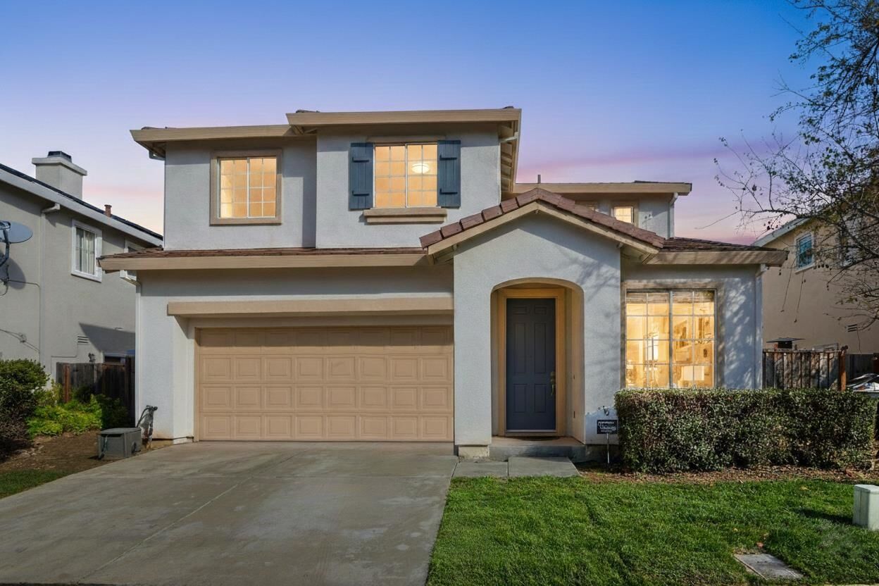 Property Photo:  37521 Summer Holly Cmn  CA 94536 