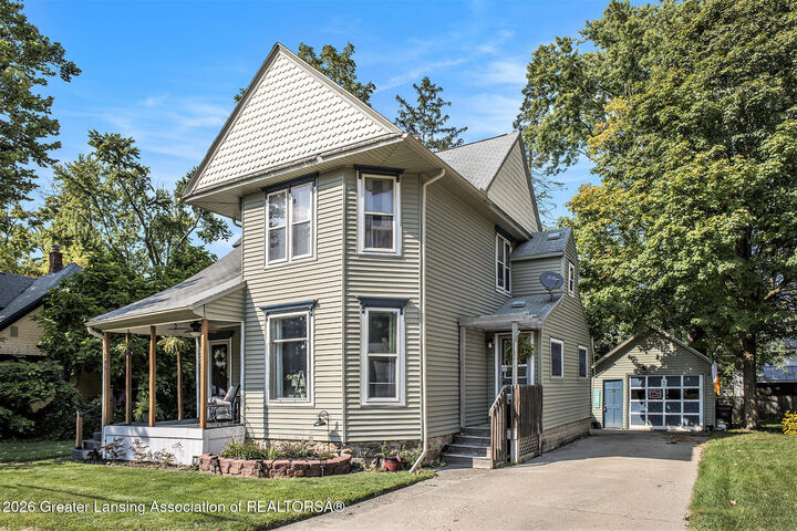 Property Photo:  305 E Middle Street  MI 48895 