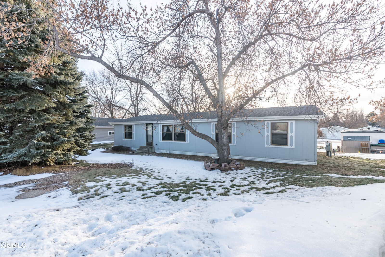 Property Photo:  4337 Drake Drive  ND 58503 