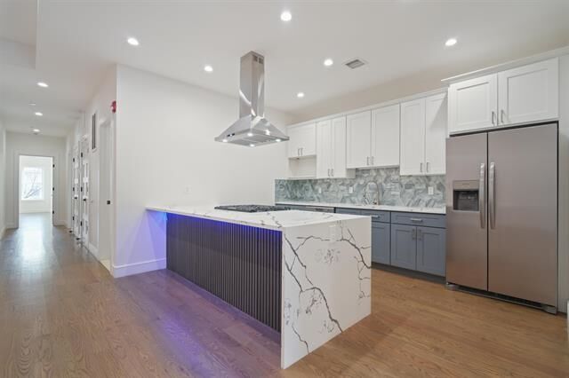 Property Photo:  435 Central Ave 2  NJ 07307 