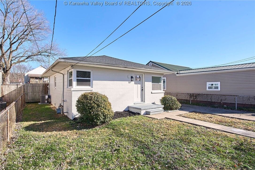 Property Photo:  11 Swans Court  WV 25177 