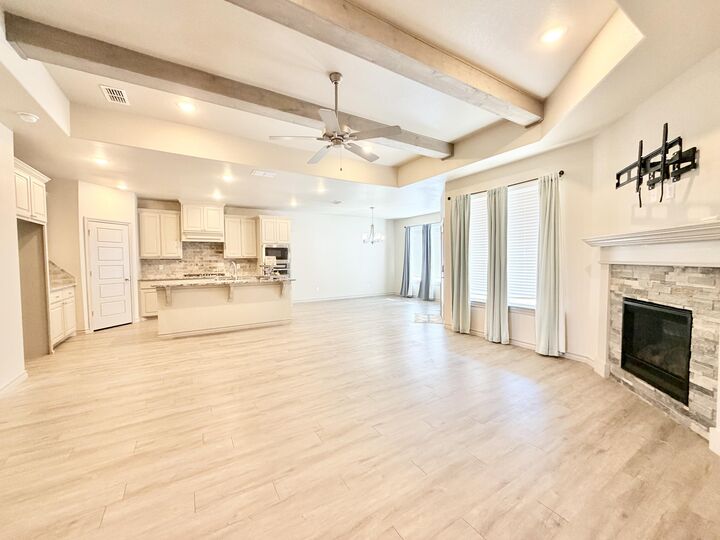 Property Photo: 7611 61st Street TX 79407