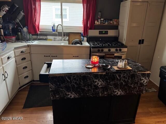 Property Photo:  303 Walnut St. Street  OH 43310 